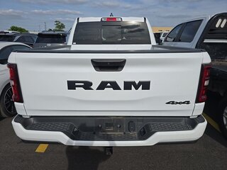 2025 Ram 1500 Crew Cab eTorque V Рестайлинг, белый, 6300000 рублей, вид 5