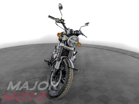 2026 Royal Enfield Super Meteor, зелёный, 773000 рублей, вид 3