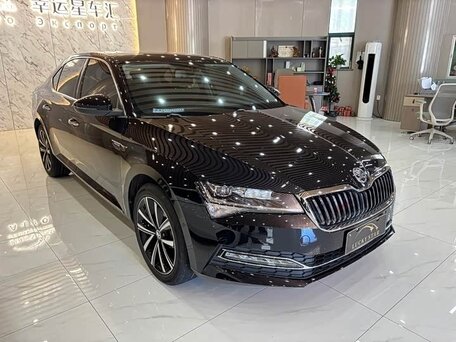 2026 Skoda Superb III Рестайлинг, чёрный, 2950000 рублей, вид 2