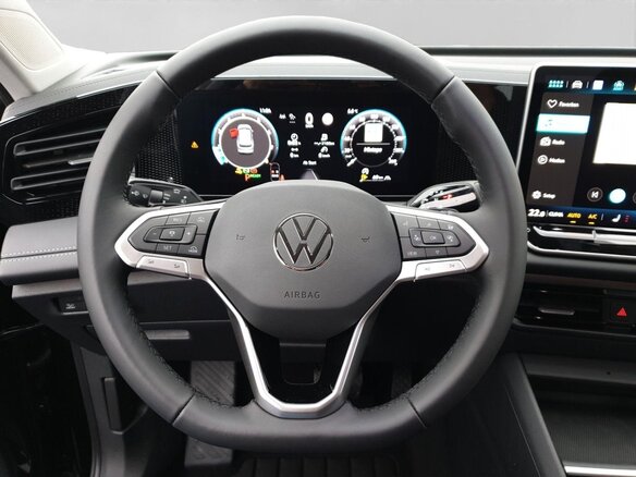 2026 Volkswagen Tiguan III, чёрный, 5239000 рублей - вид 5