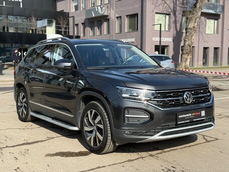2022 Volkswagen Tayron I Рестайлинг, серый, 2090000 рублей, вид 3