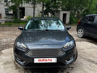 2017 Ford Focus III Рестайлинг, серый, 880000 рублей, вид 1
