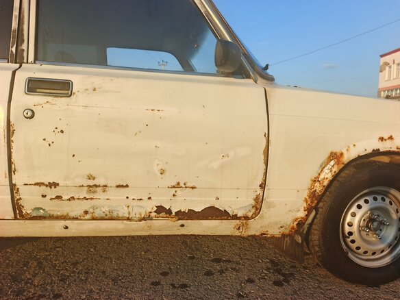 1991 Lada (ВАЗ) 2105, белый, 100000 рублей - вид 8