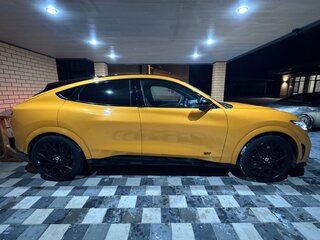 2023 Ford Mustang Mach-E 98 kWh I, жёлтый, 4500000 рублей, вид 2