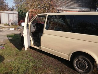 2009 Volkswagen Transporter T5, бежевый, 750000 рублей, вид 3