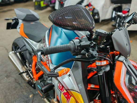 2021 KTM 1290 Super Duke R, серебристый, 1490000 рублей - вид 18