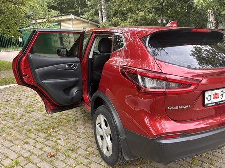2019 Nissan Qashqai II Рестайлинг, красный, 1900000 рублей, вид 5