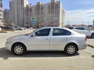 2009 Skoda Octavia II (A5) Рестайлинг, серебристый, 680000 рублей, вид 2
