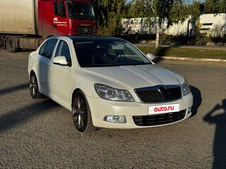 2010 Skoda Octavia DSG7 II (A5) Рестайлинг, белый, 720000 рублей, вид 2