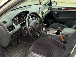 2012 Volkswagen Touareg II, белый, 2000000 рублей, вид 4