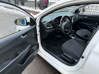 2022 Hyundai Solaris II Рестайлинг, белый, 1260000 рублей, вид 5