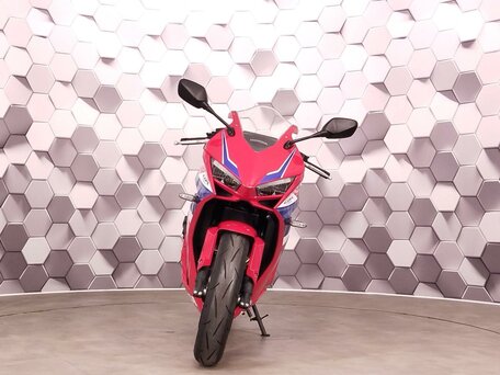 2025 Honda CBR 650R, красный, 1285000 рублей, вид 5