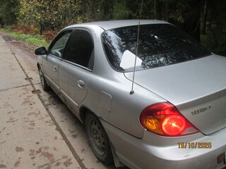 2003 Kia Sephia II Рестайлинг, серебристый, 150000 рублей, вид 3