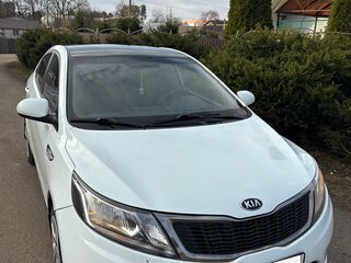 2012 Kia Rio 4-speed III, белый, 850000 рублей, вид 2