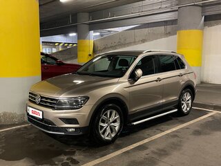 2018 Volkswagen Tiguan II, бежевый, 2050000 рублей, вид 1