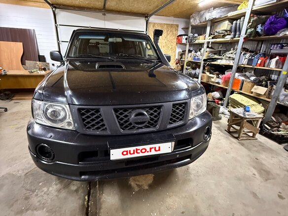 2007 Nissan Patrol V (Y61) Рестайлинг, чёрный, 1870000 рублей - вид 2