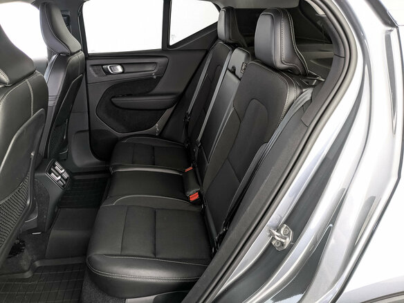 2018 Volvo XC40 I, серый - вид 17