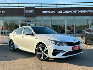 2019 Kia Optima IV Рестайлинг, белый, 2075000 рублей, вид 3