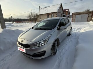 2015 Kia Ceed II Рестайлинг, серебристый, 1000000 рублей, вид 2