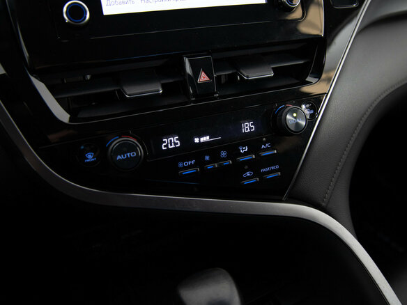 2021 Toyota Camry VIII (XV70) Рестайлинг, белый, 2799000 рублей - вид 15