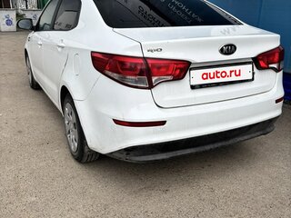 2017 Kia Rio III Рестайлинг, белый, 1200000 рублей, вид 5