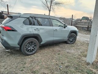2020 Toyota RAV4 V (XA50), зелёный, 3000000 рублей, вид 3