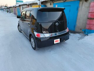 2014 Toyota bB II Рестайлинг, чёрный, 900000 рублей, вид 3