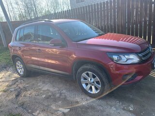 2012 Volkswagen Tiguan I Рестайлинг, красный, 1300000 рублей, вид 2