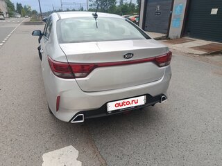2021 Kia Rio IV Рестайлинг, серый, 990000 рублей, вид 4