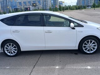 2015 Toyota Prius Alpha I (ZVW40/41) Рестайлинг, белый, 1200000 рублей, вид 4