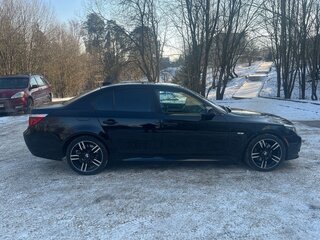 2009 BMW 5 серии 535xi V (E60/E61) Рестайлинг, чёрный, 1050000 рублей, вид 4