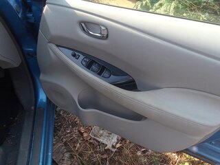2011 Nissan Leaf I (ZE0/AZE0), синий, 595000 рублей, вид 5
