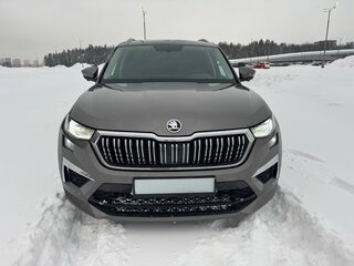 2025 Skoda Kodiaq I Рестайлинг, серый, 4850000 рублей, вид 3