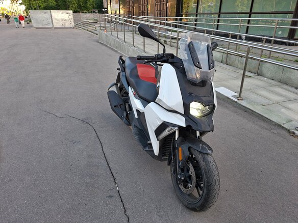 2019 BMW C 400 X, белый, 450000 рублей - вид 2