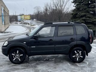 2015 Chevrolet Niva I Рестайлинг, чёрный, 700000 рублей, вид 2