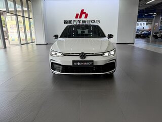 2022 Volkswagen Golf VIII, белый, 1999900 рублей, вид 2