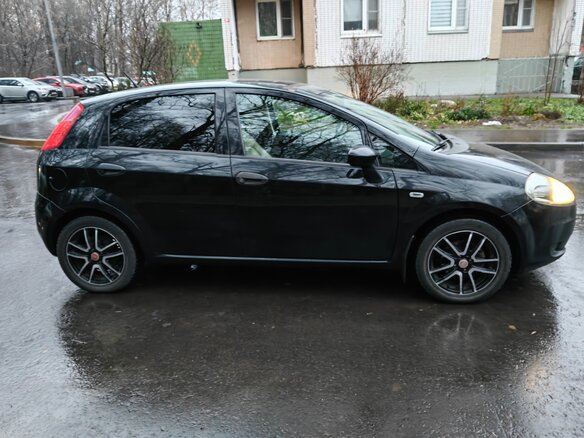 2008 Fiat Punto III Grande Punto, чёрный, 360000 рублей - вид 4