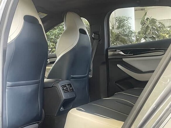 2023 BYD Qin Plus EV 500 I, серебристый, 1685000 рублей - вид 19