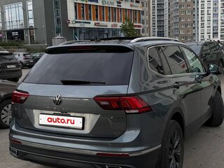 2021 Volkswagen Tiguan II Рестайлинг, серый, 3000000 рублей, вид 2