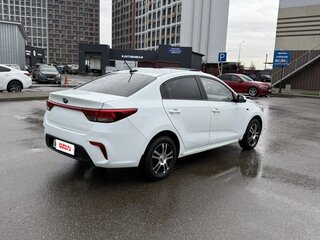 2018 Kia Rio IV, жёлтый, 750000 рублей, вид 5