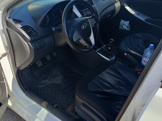 2013 Hyundai Solaris I, белый, 635000 рублей, вид 5