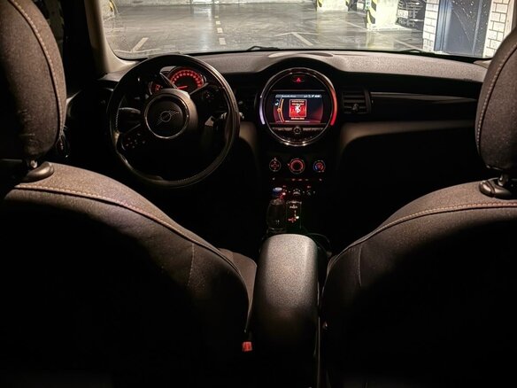 2018 Mini Hatch Cooper III (F55/F56) Рестайлинг, зелёный, 1750000 рублей - вид 6