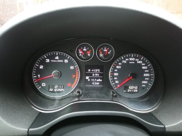 2011 Audi A3 II (8P) Рестайлинг 2, белый, 550000 рублей - вид 6