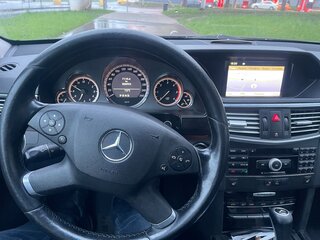 2009 Mercedes-Benz E-Класс 220 5G-Tronic IV (W212, S212, C207), чёрный, 1300000 рублей, вид 3