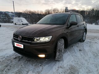 2020 Volkswagen Tiguan II, коричневый, 2890000 рублей, вид 2