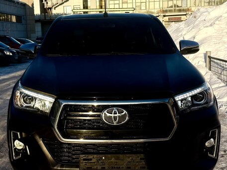 2018 Toyota Hilux VIII, чёрный, 3600000 рублей, вид 3