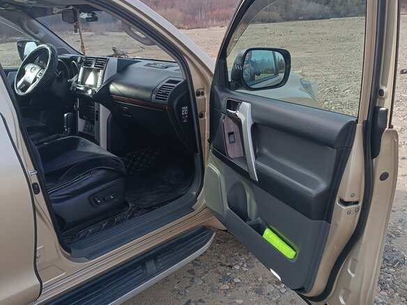 2010 Toyota Land Cruiser Prado 150 Series, золотистый, 2740000 рублей - вид 12