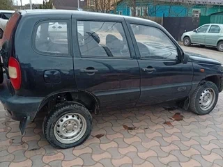 2008 Chevrolet Niva I, чёрный, 350000 рублей, вид 4