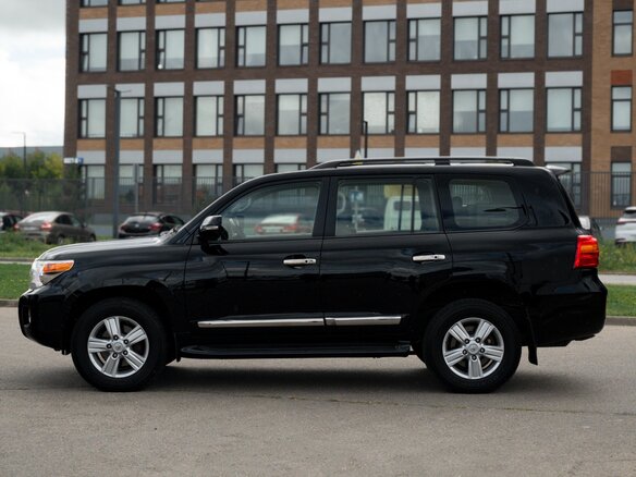 2014 Toyota Land Cruiser 200 Series Рестайлинг 1, чёрный, 4049999 рублей - вид 4