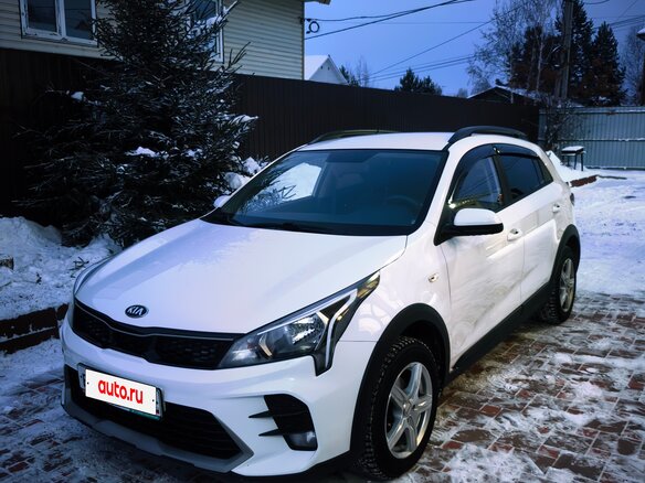 2021 Kia Rio X IV Рестайлинг, белый, 1900000 рублей - вид 4